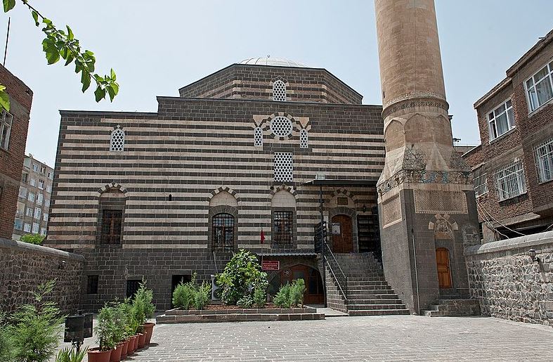 Diyarbakır Gezilecek Yerler Melik Ahmet Paşa Camii