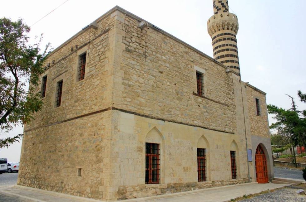 Alacalı Camii