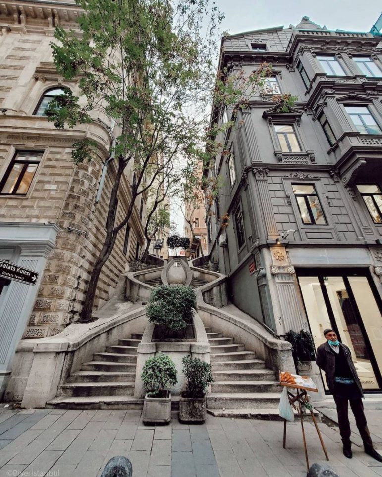 Karaköy Gezilecek Yerler Kamondo Merdivenleri