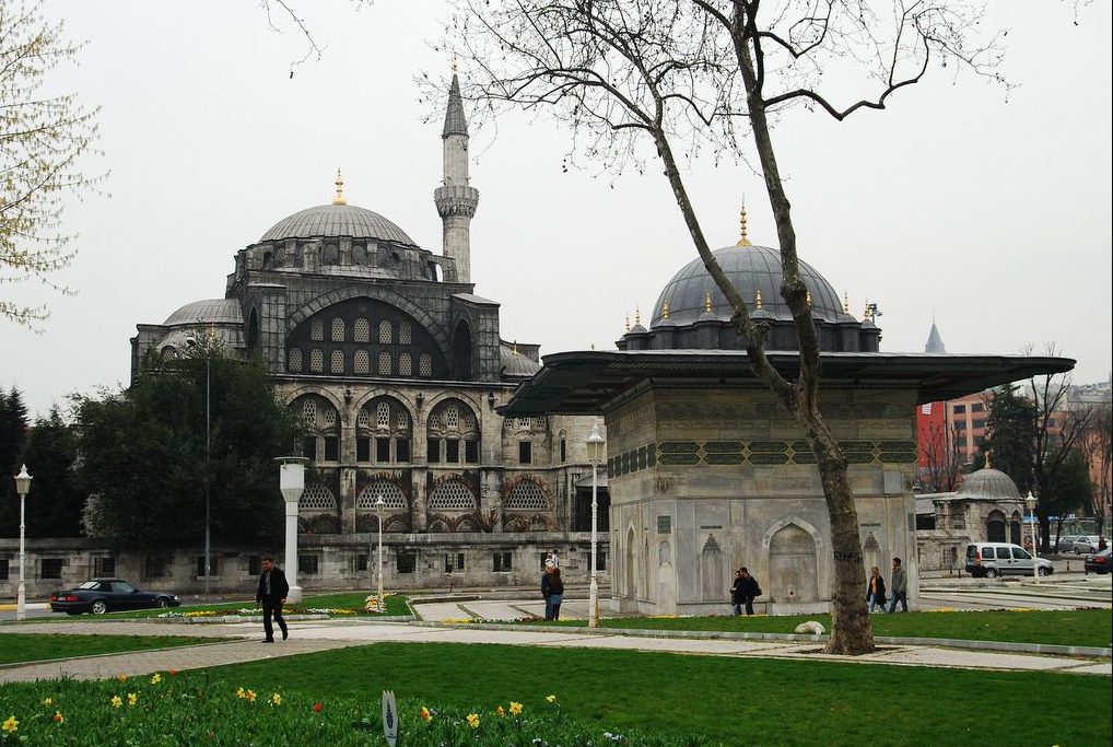 Karaköy Gezilecek Yerler Kılıç Ali Paşa Camii