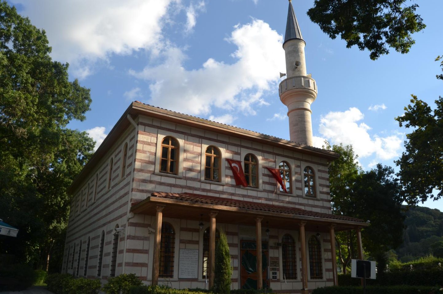 Mihrişah Valide Sultan Camii