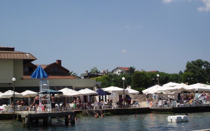 Büyükada Su Sporları Kulübü Plajı