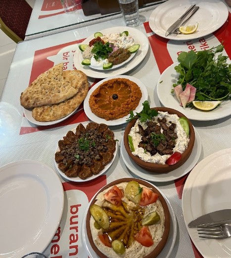 Muhtar'ın Yeri Aile Kebap Salonu Restaurant
